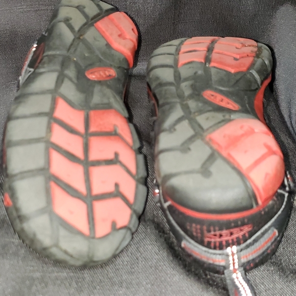 Keen CNX Sz 13 Velcro shoes - Picture 2 of 4